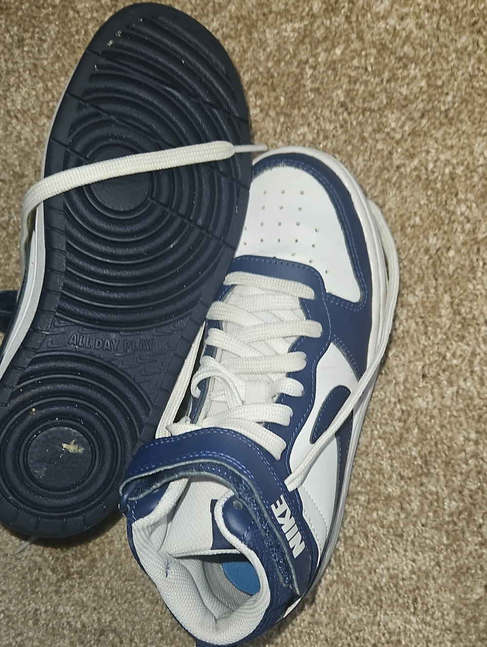 Nike Kid Boy's Court Borough Sneaker Navy/White 4.5Y